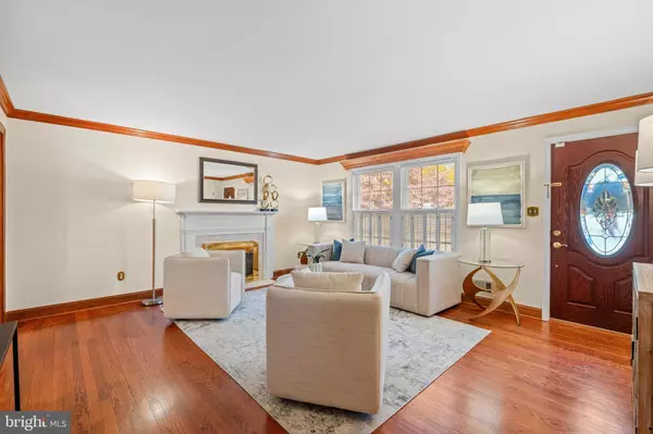 Alexandria, VA 22306,2605 WOODLAWN LN