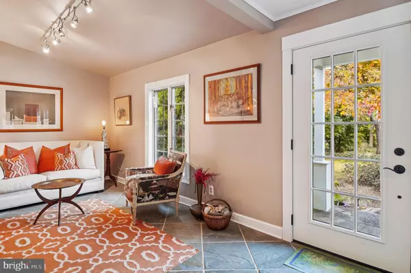 Annapolis, MD 21403,8 HULL AVE