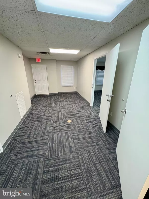 Annapolis, MD 21401,1831 #E FOREST DRIVE #E