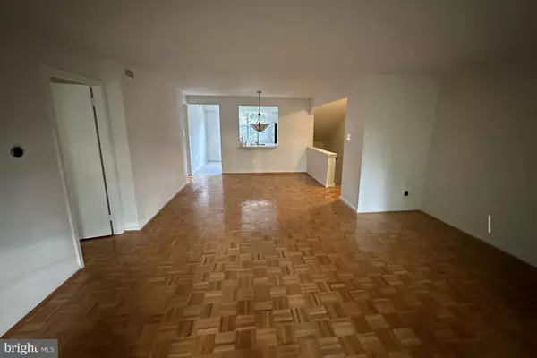 Elkins Park, PA 19027,1002 VALLEY GLEN RD #239