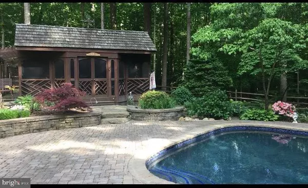 Fairfax Station, VA 22039,6809 SPOUT LN