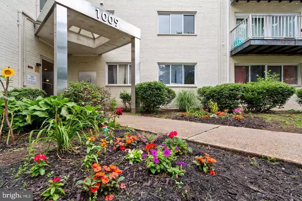 Hyattsville, MD 20782,1009 CHILLUM RD #206