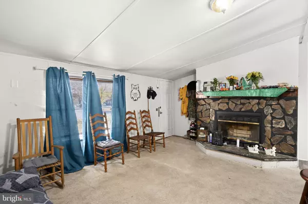 Fredericksburg, VA 22408,9004 THORNTON ROLLING RD