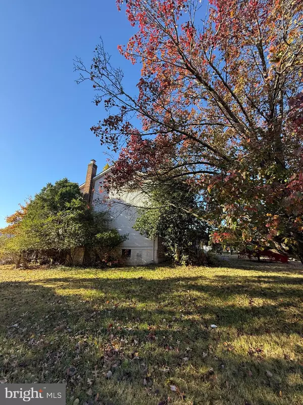 Clinton, MD 20735,9006 TRUBADOR DR