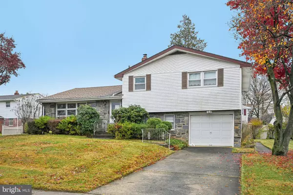 Philadelphia, PA 19115,9227 BURBANK RD