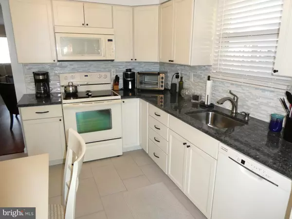 Atco, NJ 08004,8 HUNTERS CT