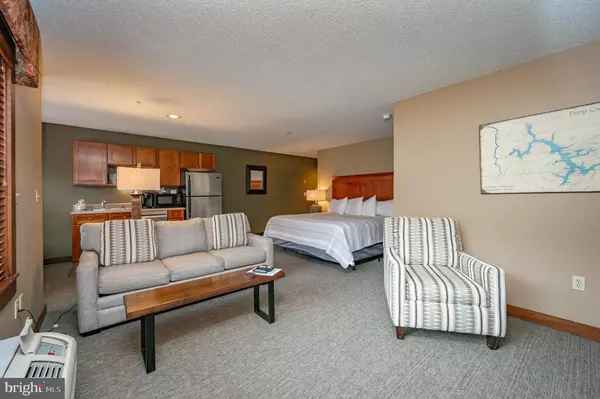 Oakland, MD 21550,565 GLENDALE RD #204