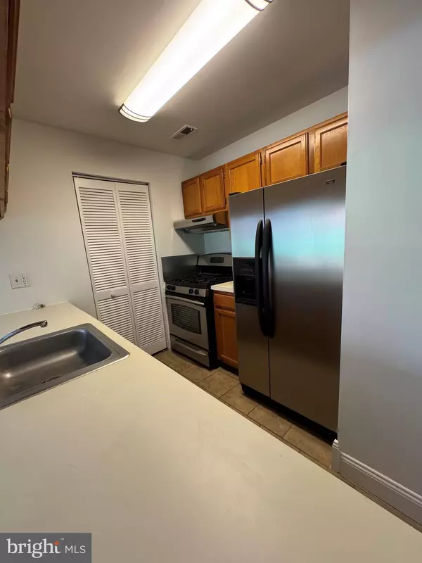 Cherry Hill, NJ 08003,1303 THE WOODS