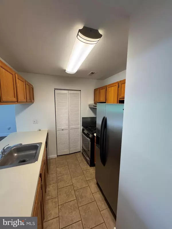 Cherry Hill, NJ 08003,1303 THE WOODS