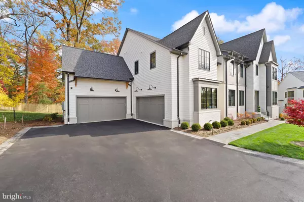 Mclean, VA 22101,2107 ELLIOTT AVE