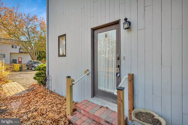 Deale, MD 20751,962 MAIN ST