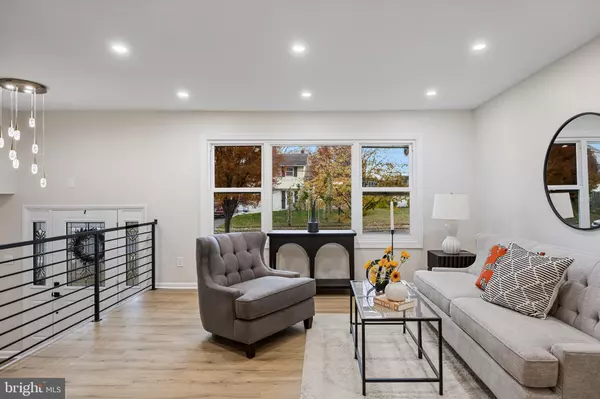 Beverly, NJ 08010,403 CARDINAL RD