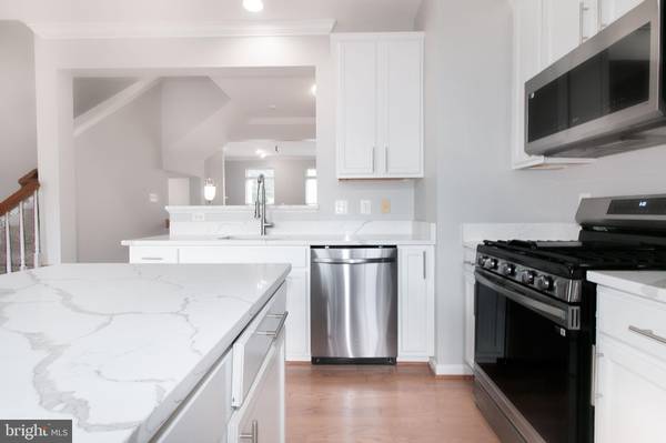 Aldie, VA 20105,41753 CYNTHIA TER