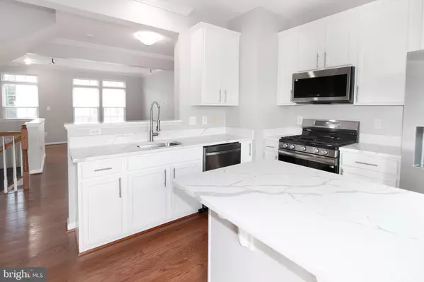 Aldie, VA 20105,41753 CYNTHIA TER