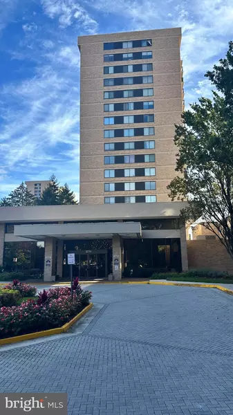 3709 S GEORGE MASON DR #613 E, Falls Church, VA 22041