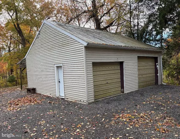 Hanover, PA 17331,1323 N MOULSTOWN RD N