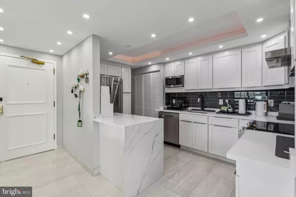 Alexandria, VA 22304,6101 EDSALL RD #1502