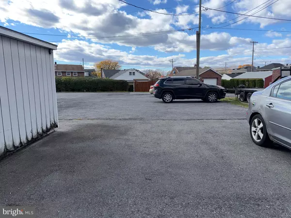 Reading, PA 19605,3408 KUTZTOWN RD