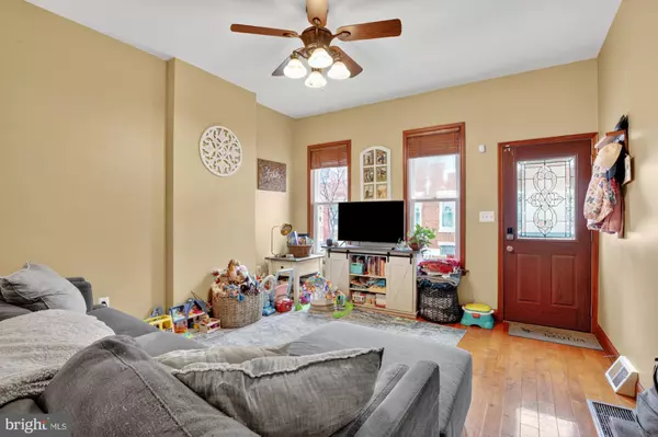 Philadelphia, PA 19125,818 BELGRADE ST