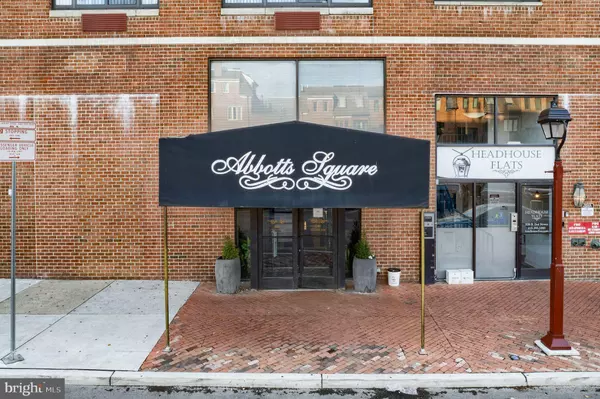 Philadelphia, PA 19147,200-10 LOMBARD ST #703