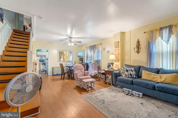 Camden, NJ 08105,930 N 32ND ST