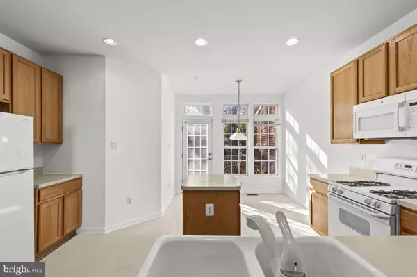 Bowie, MD 20721,2004 GOLDEN MORNING DR #30