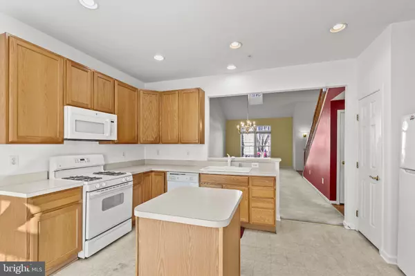 Bowie, MD 20721,2004 GOLDEN MORNING DR #30