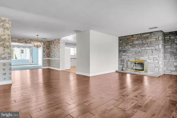 Wilmington, DE 19809,206 SCHOOL HOUSE LN