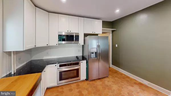 Philadelphia, PA 19118,8514 SHAWNEE ST