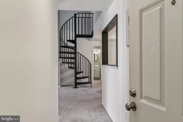 Germantown, MD 20874,13003 SHADYSIDE LN #12-211