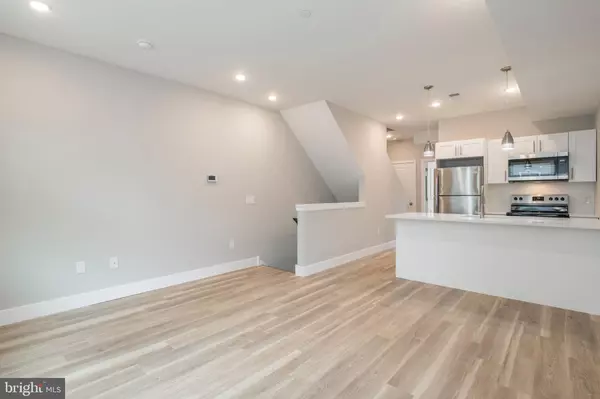 Philadelphia, PA 19122,2009 N DARIEN ST #2