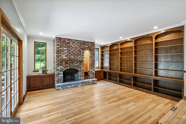 Philadelphia, PA 19128,626 GORGAS LN