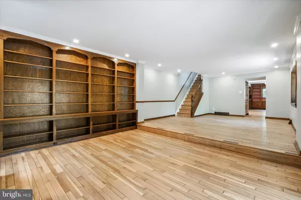 Philadelphia, PA 19128,626 GORGAS LN