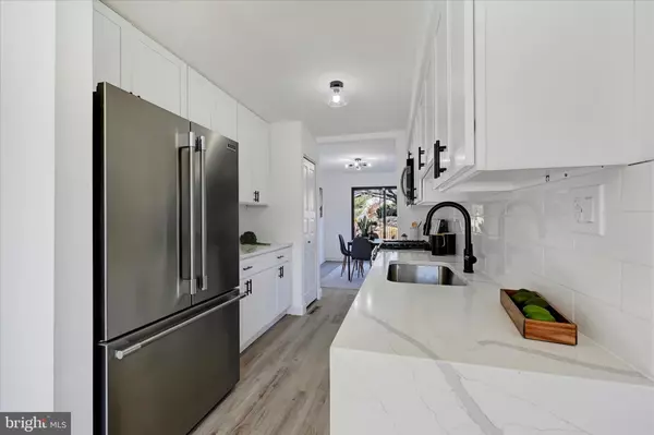 Baltimore, MD 21227,5601 SELFORD RD