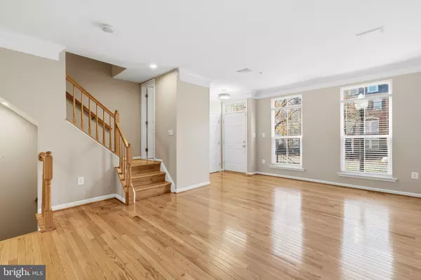 Alexandria, VA 22304,120 CAMERON STATION BLVD