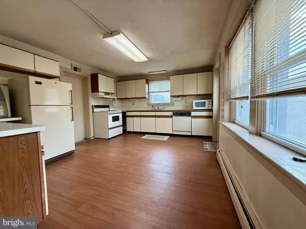 Colmar, PA 18915,276 COUNTY LINE RD