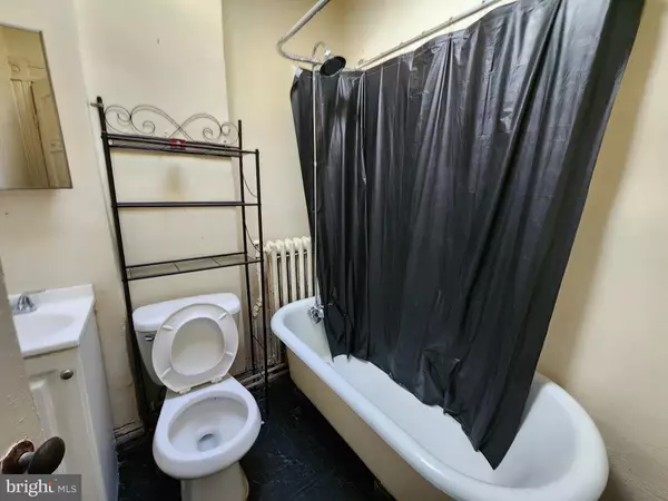 Baltimore, MD 21205,2619 E MADISON ST