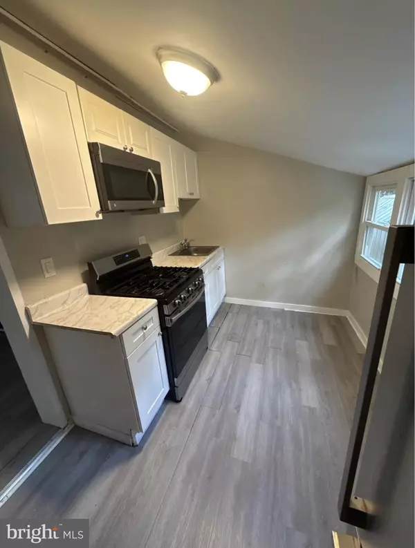 Clementon, NJ 08021,176 PARK AVE