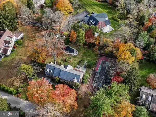 Gladwyne, PA 19035,723 DIXON LN