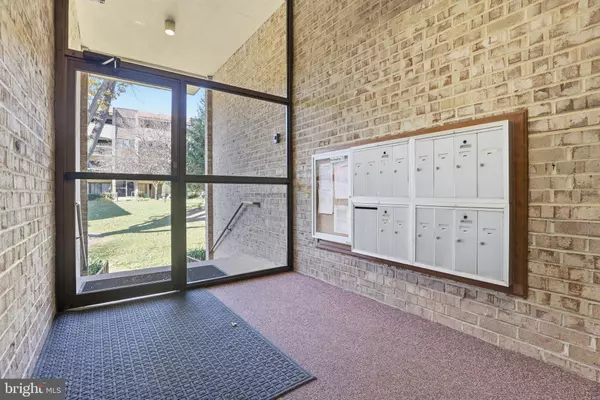 Gaithersburg, MD 20879,427 CHRISTOPHER AVE #T-2