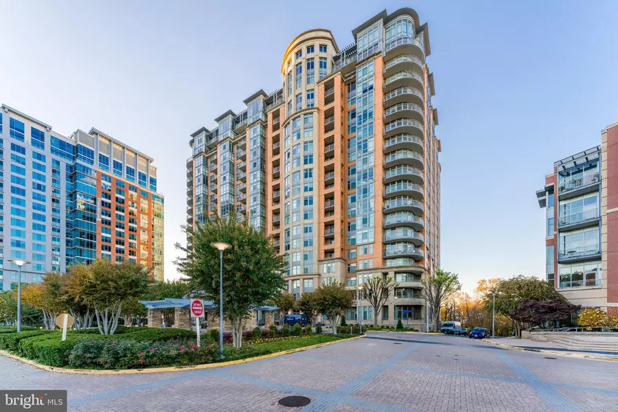 8220 CRESTWOOD HEIGHTS DR #406, Mclean, VA 22102