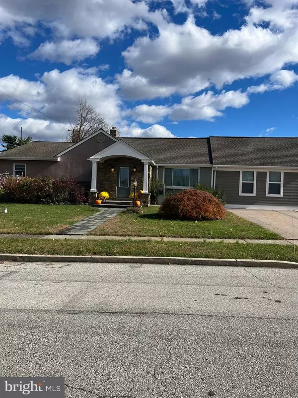 14 FRANKLIN GETZ DR, Broomall, PA 19008