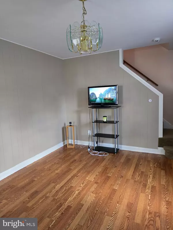 Capitol Heights, MD 20743,4119 URN ST