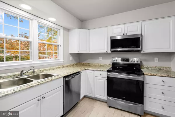 Glen Burnie, MD 21061,314 WOODLEAF CT