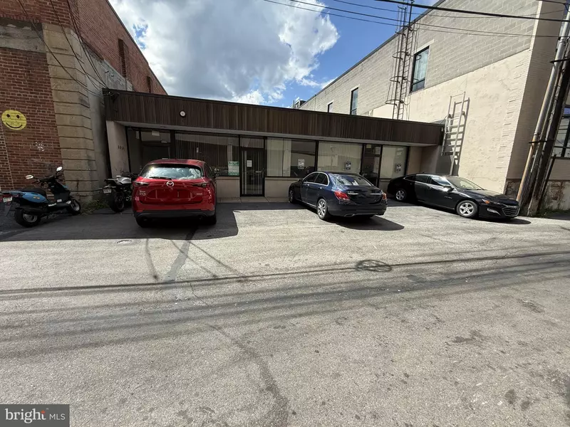 162 HUMES ALY, State College, PA 16801