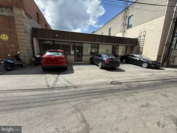 162 HUMES ALY, State College, PA 16801