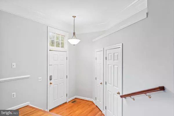 Ashburn, VA 20147,19893 UPLAND TER