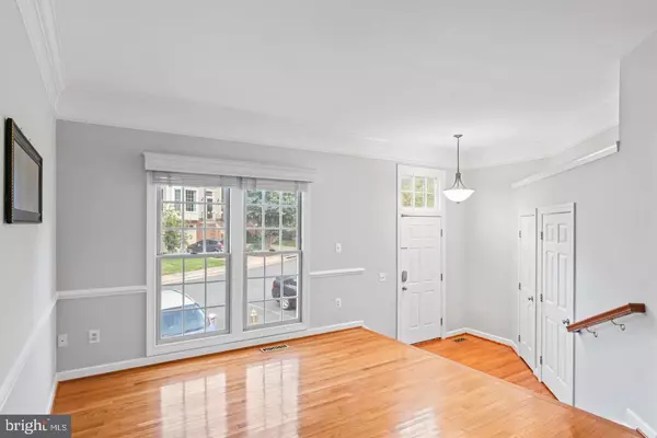 Ashburn, VA 20147,19893 UPLAND TER