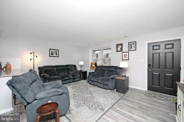 Blackwood, NJ 08012,80 KNOLL DR