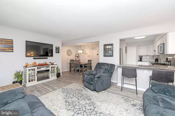 Blackwood, NJ 08012,80 KNOLL DR